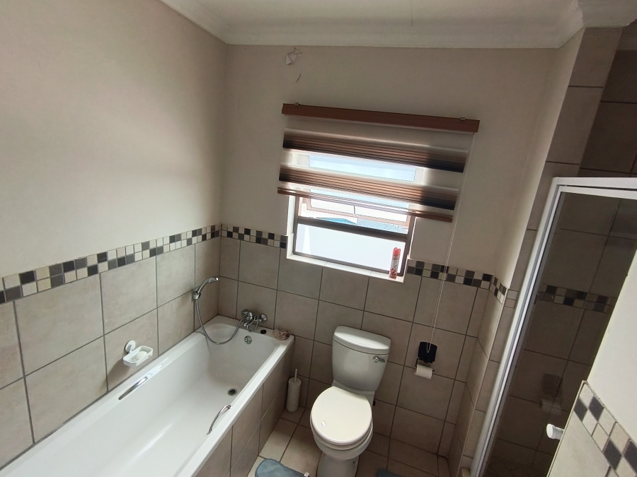 3 Bedroom Property for Sale in Waterval East North West